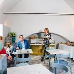 Boutique De La 3*