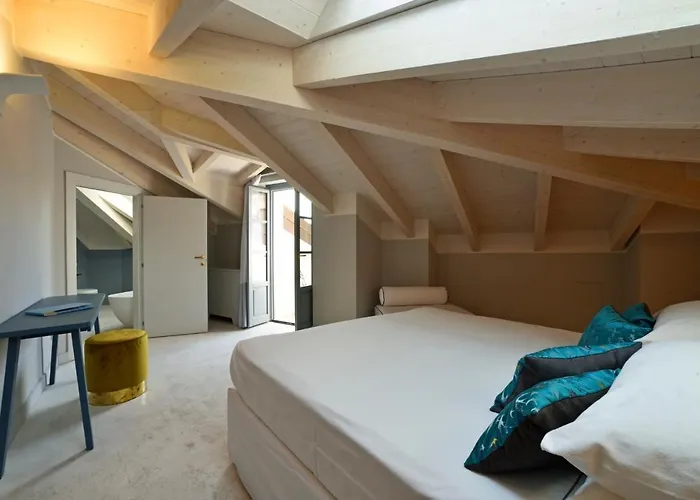 Boutique De La 3*