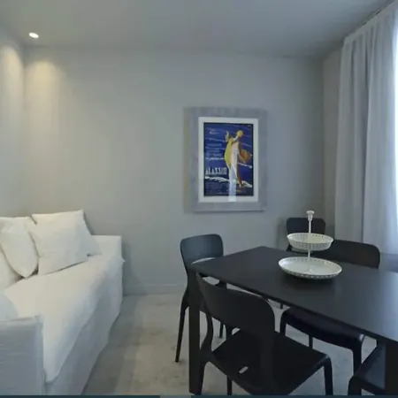 Boutique De La Hotel