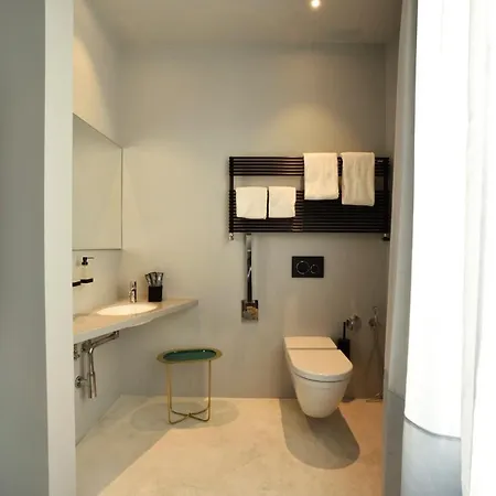 Boutique De La 3*