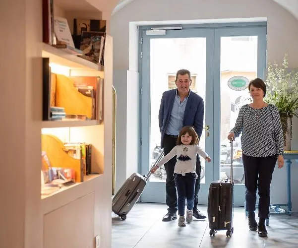 Ξενοδοχείο Boutique De La 3*