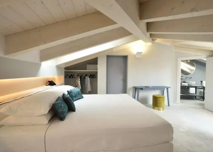 Ξενοδοχείο Boutique De La 3*