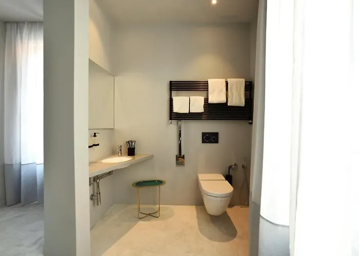 Boutique De La 3*